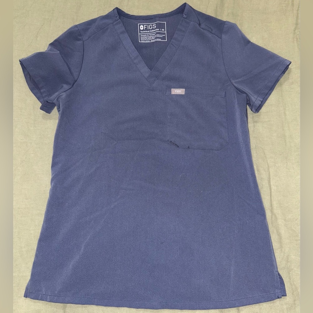 Scrub top